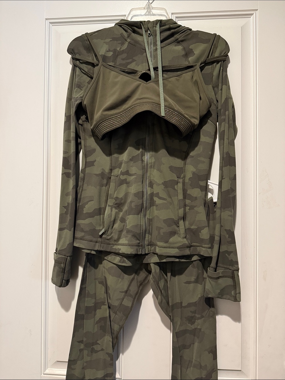 Lululemon 🍋🪖Green Camo Set Define Full Zip (8), Bra (M/L) & Align Leggings (10)